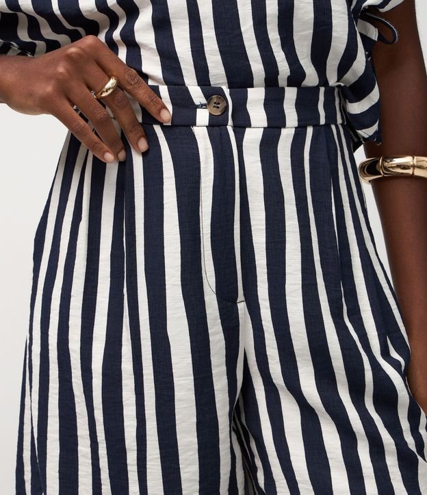 Short Maquinetado con Estampado de Rayas y Cintura Elástica 4