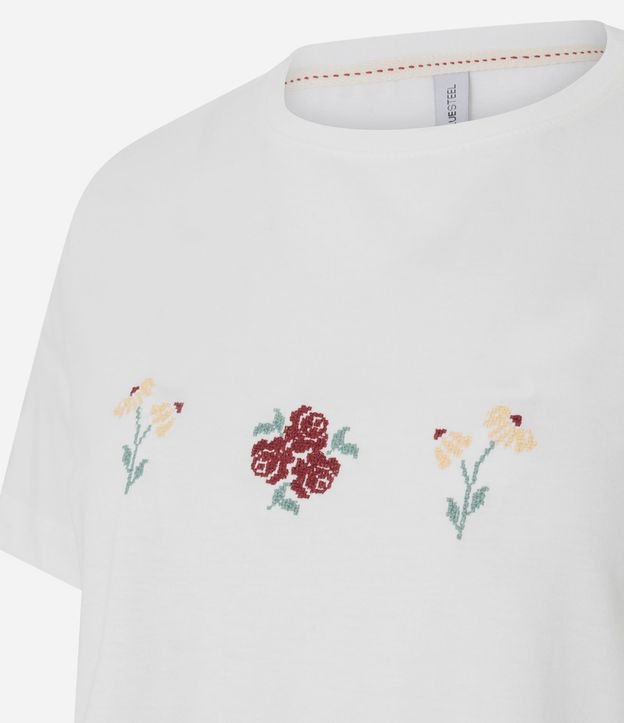 Remera con Bordado de Flores 6