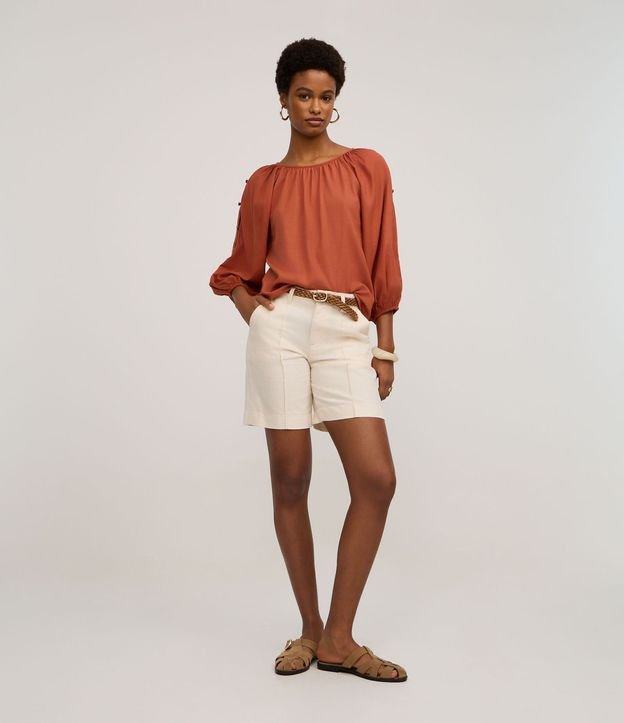 Blusa en Viscolino con Botones en las Mangas Abullonadas 3