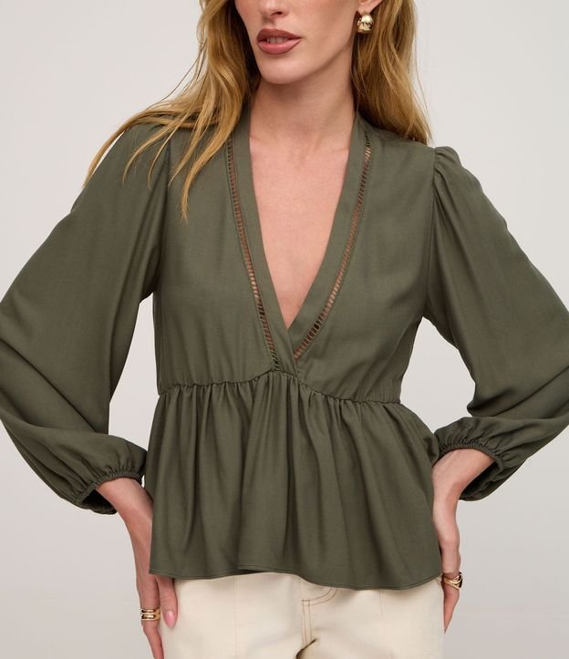 Blusa Texturizada en Viscosa con Volado en el Bajo 5