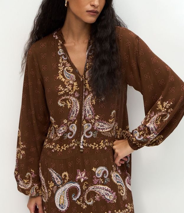 Vestido Midi en Viscosa con Cuello Alto y Estampa Paisley 4