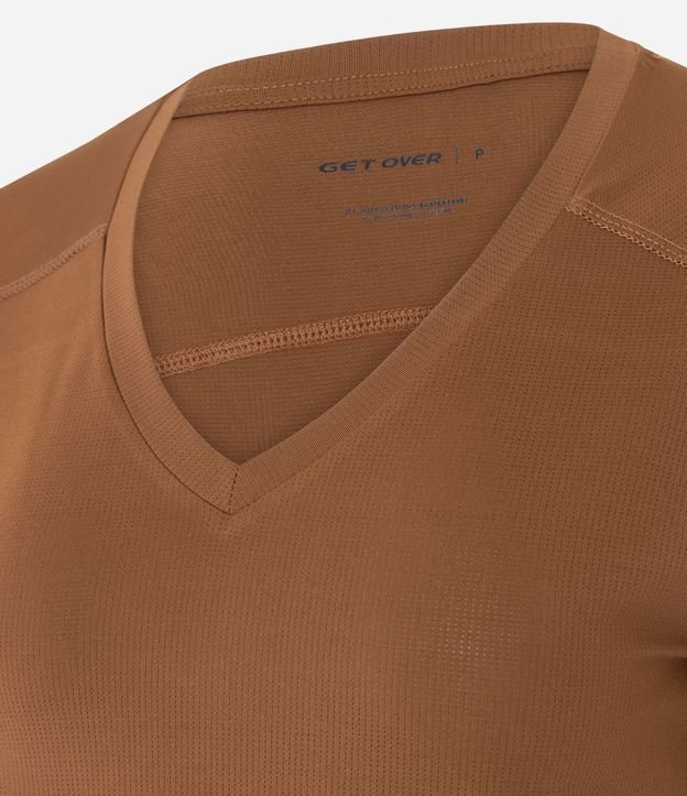 Remera Deportiva en Microfibra Agujerada con Ruedo Mullet 6