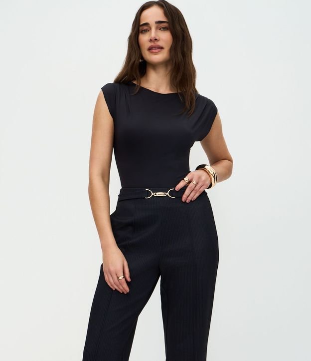 Pantalón de Corte Ajustado con Detalles en la Cintura 2