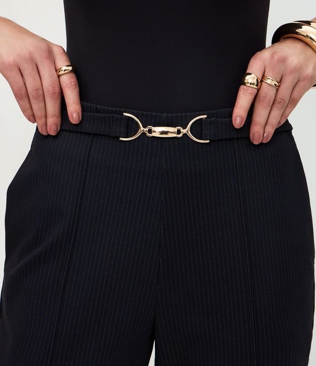 Pantalón de Corte Ajustado con Detalles en la Cintura 4