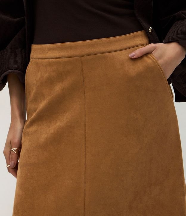 Pollera Recta Larga en Gamuza con Cintura Estructurada 4