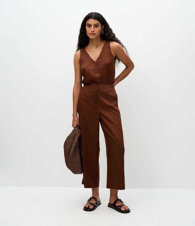Pantalón Pantacourt en Liocel con Botones Forrados