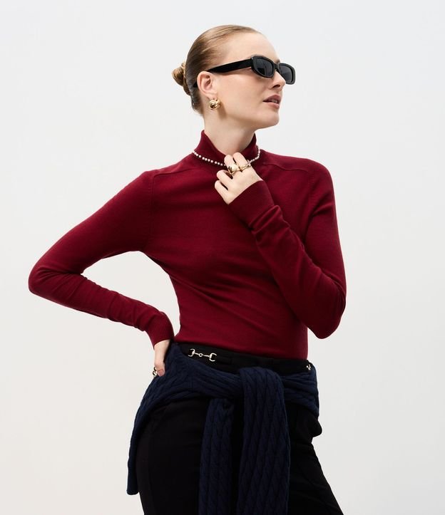 Blusa Regular en Punto con Aplicación de Lunares en el Cuello