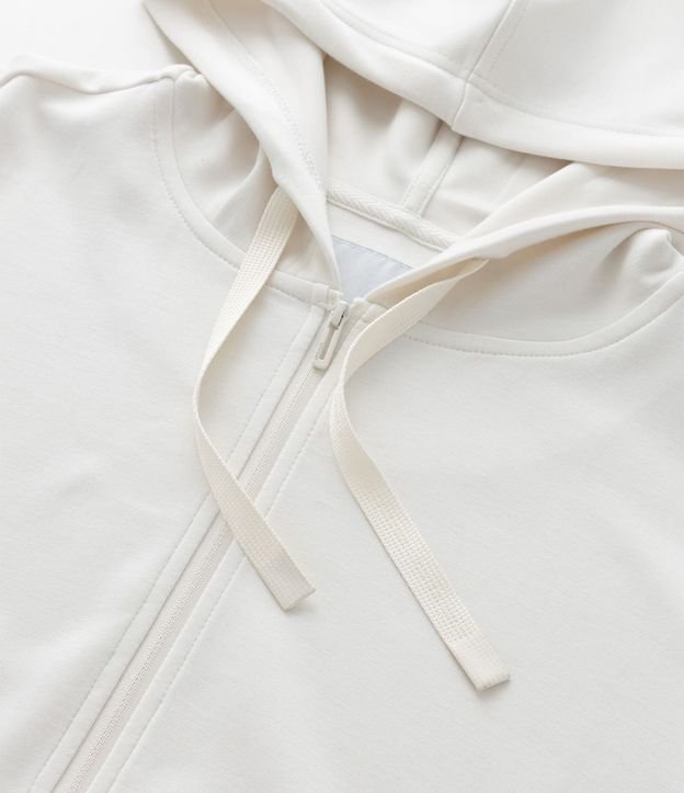 Campera Deportiva Regular en Modal con Capucha 11