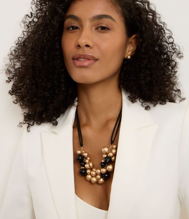 Conjunto de Collar con Esferas en Metal y Caravanas Minimalistas 2