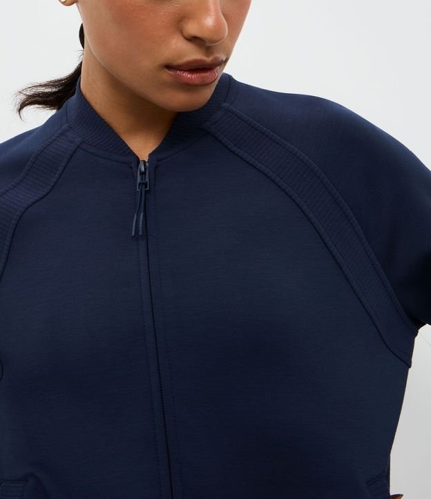 Campera Deportiva en Modal con Ruedo Ajustable 3
