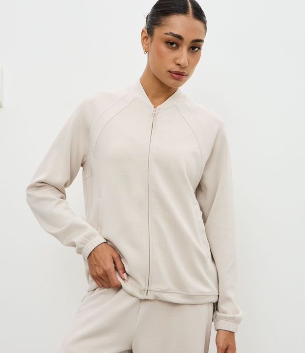 Campera Deportiva en Modal con Ruedo Ajustable
