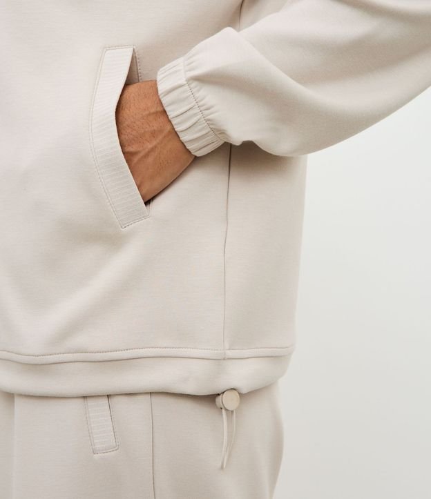 Campera Deportiva en Modal con Ruedo Ajustable 4