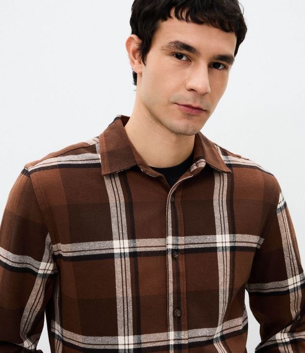 Camisa Regular en Franela con Estampado de Cuadros 4
