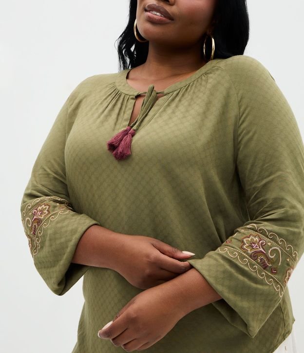 Bata Alargada en Chalis con Borla y Bordado Étnico  Curve & Plus Size 3