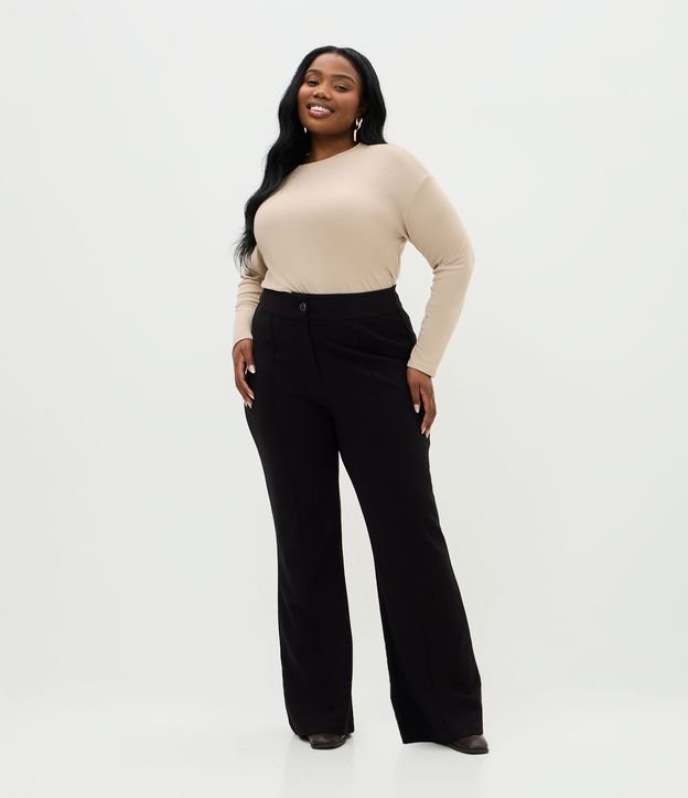 Pantalón Flare Ponto Roma con Nervura Curve & Plus Size
