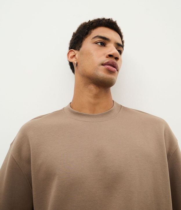 Remera Oversize en Algodón con Sisa Deslocada 4