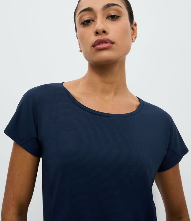 Remera Deportiva en Microfibra Texturizada 3