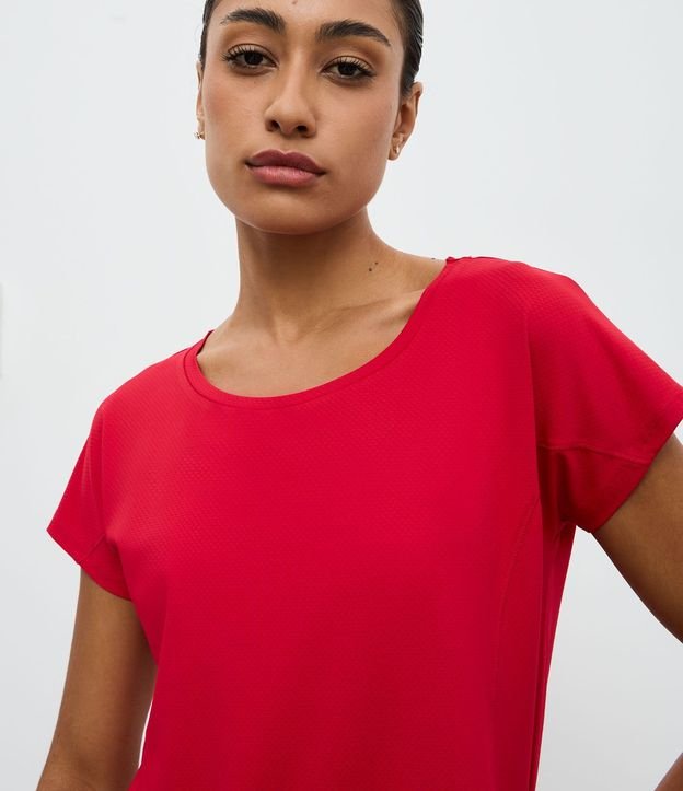 Remera Deportiva en Microfibra Texturizada 3