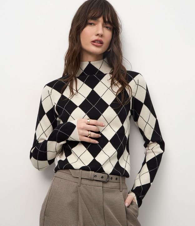 Blusa en Punto con Estampa de Cuadros y Cuello Alto