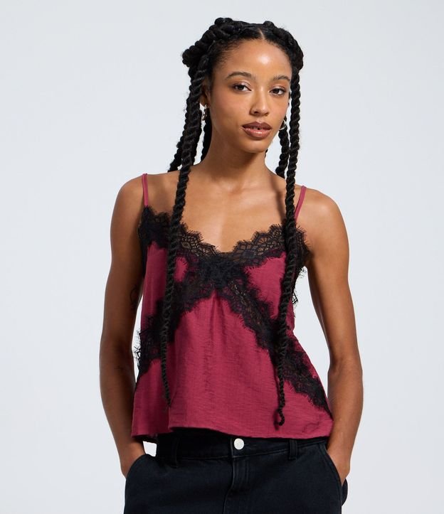 Blusa en Crepé con Breteles Finos y Encaje Cruzada en el Busto