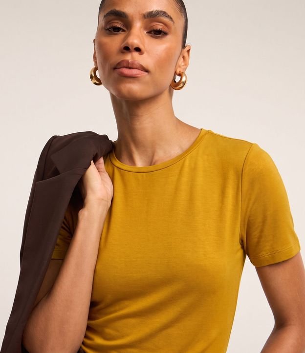 Blusa Básica en Viscosa con Escote Redondo
