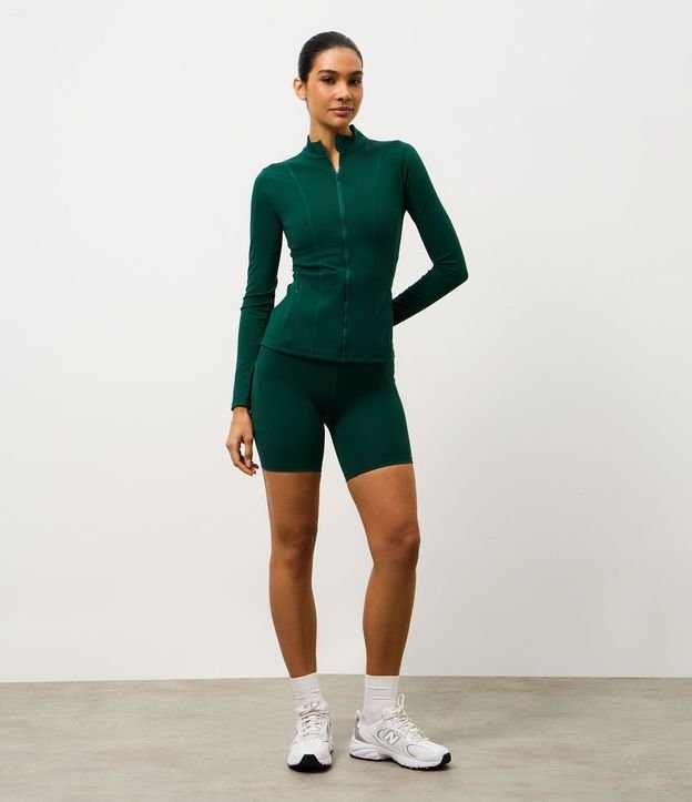 Campera Deportiva en Microfibra con Cremallera y Bolsillos 2