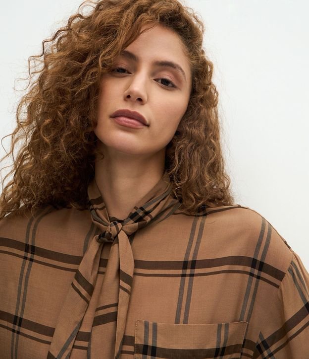 Camisa de Cuadros en Viscosa con Cuello Lazo 3