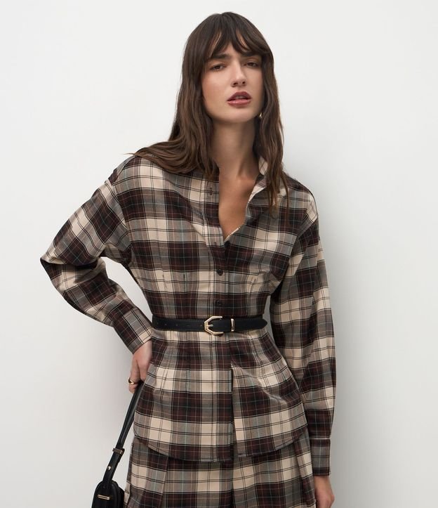 Camisa de Cuadros en Franela con Cuello Alto Estructurado