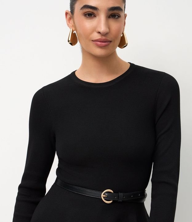 Blusa en Punto con Ruedo Peplum 4