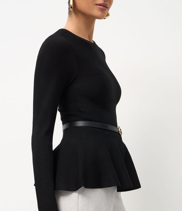 Blusa en Punto con Ruedo Peplum 5