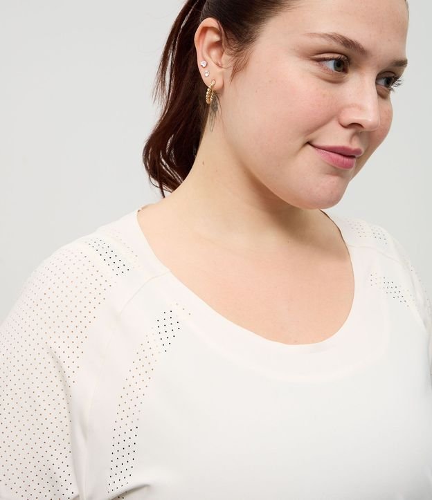 Remera Deportiva en Microfibra con Laterales Perforadas 7