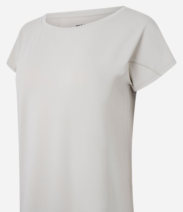 Remera Deportiva en Microfibra Texturizada 6