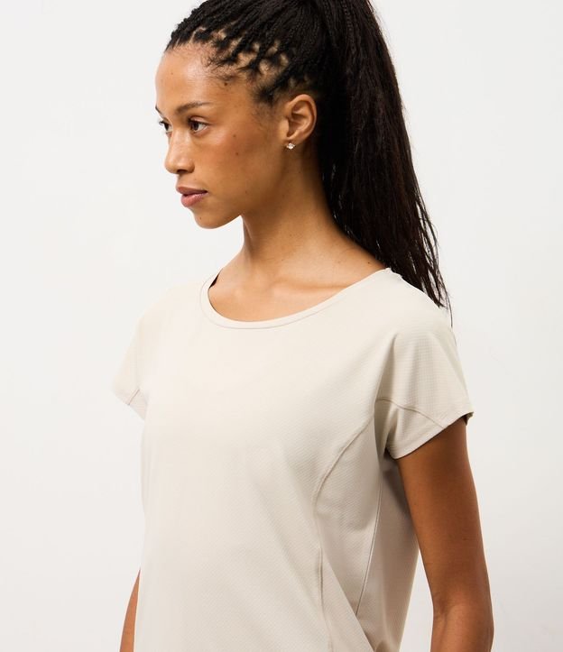 Remera Deportiva en Microfibra Texturizada 3