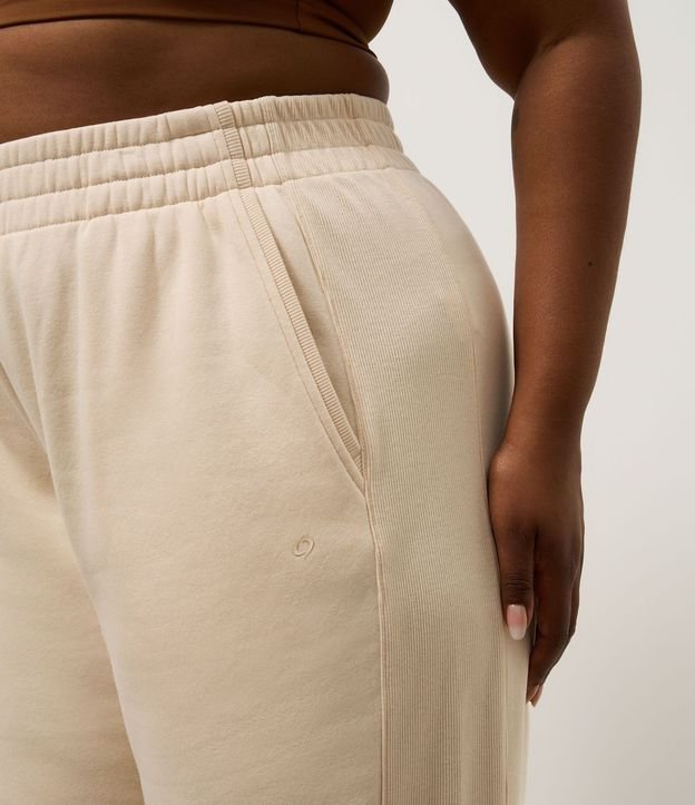 Pantalón Jogger Deportiva en Algodón con Recortes Canelados 7