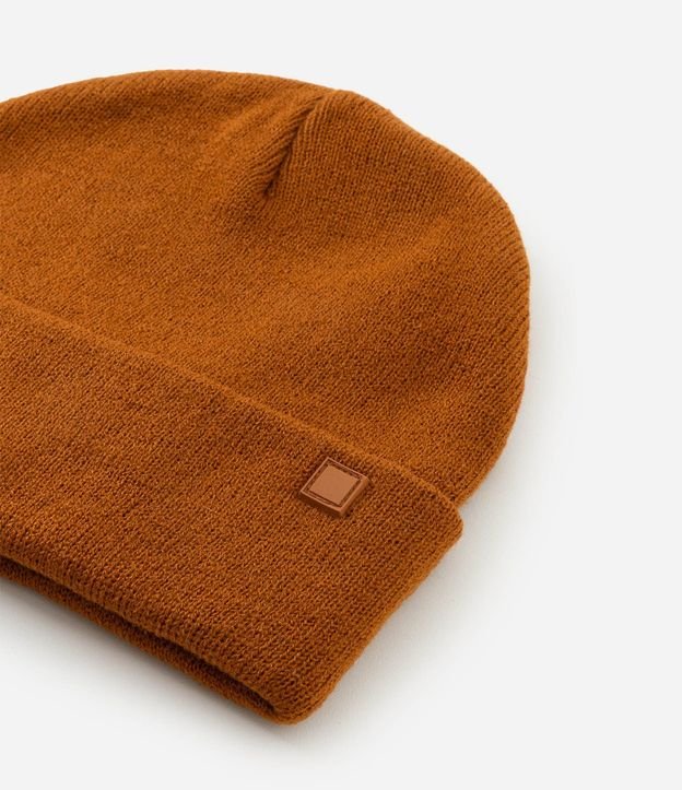 Gorro de Punto con Borde Plegado y Etiqueta Aplicada 5