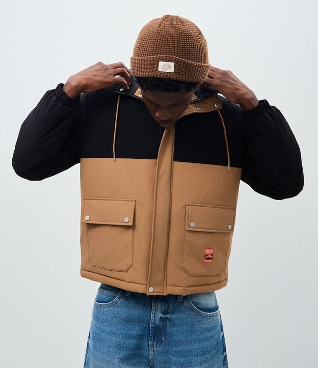 Chaqueta Masculina Parka en Poliéster con Capucha Ajustable 3