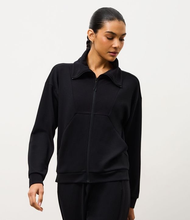 Campera Deportiva en Modal con Detalles Canelados 1