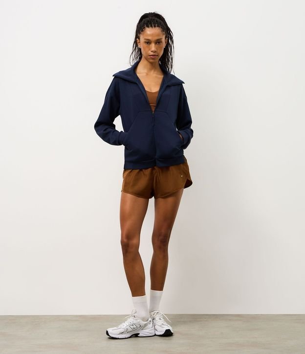 Campera Deportiva en Modal con Detalles Canelados 2