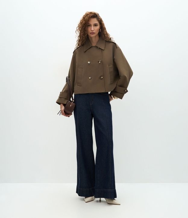 Trench Coat Corto con Abotonado Cruzado 2