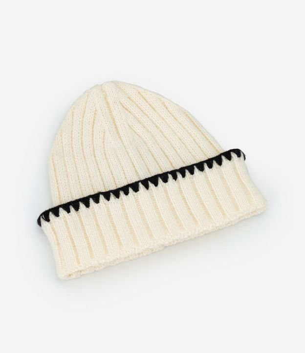 Gorro en Punto con Pespunte Contrastante 2