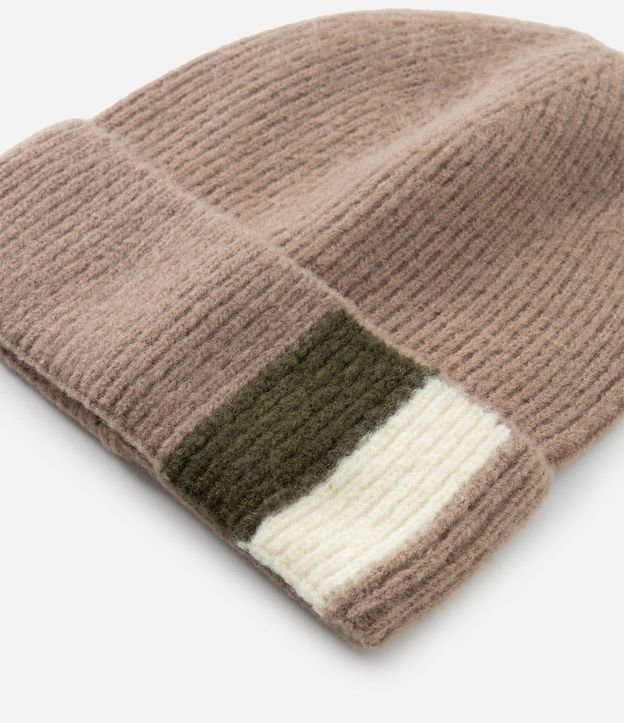 Gorro en Punto con Ruedo Plegado 3