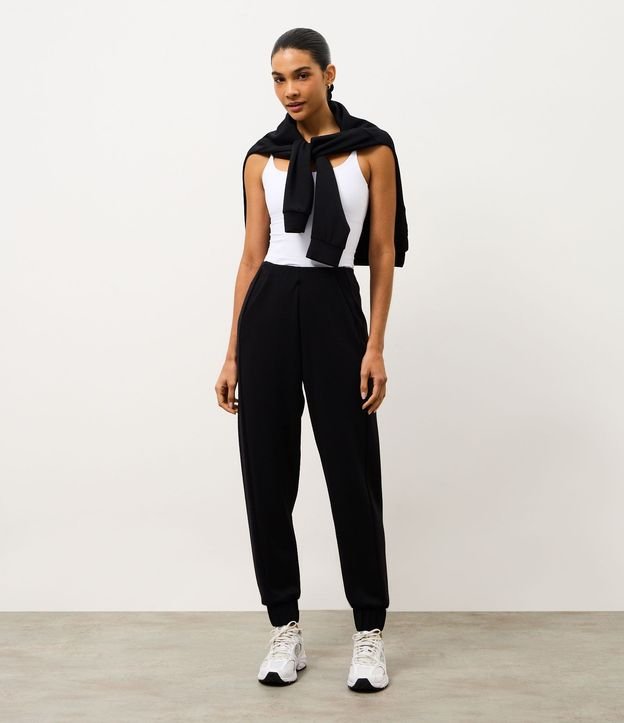 Pantalón Deportiva Jogger en Modal con Recorte 1