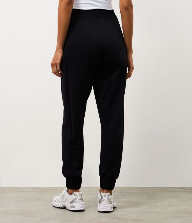 Pantalón Deportiva Jogger en Modal con Recorte 6