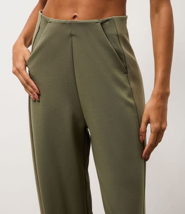 Pantalón Deportiva Reta en Modal con Recorte Canelado 3