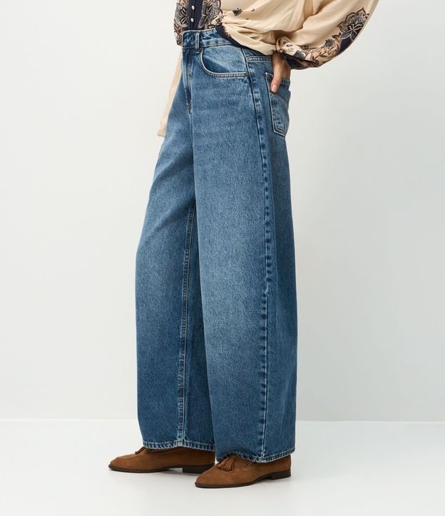Pantalón Barrel en Jeans con Cintura Mediana 4