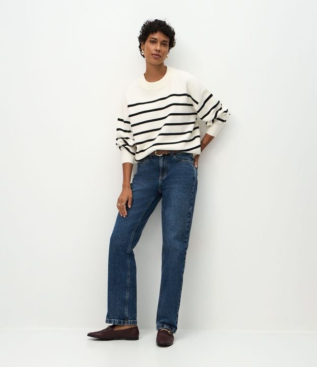 Pantalón Recto Estructurado en Jeans