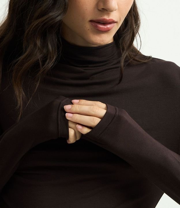 Blusa Básica Manga Larga en Modal con Cuello Alto 3