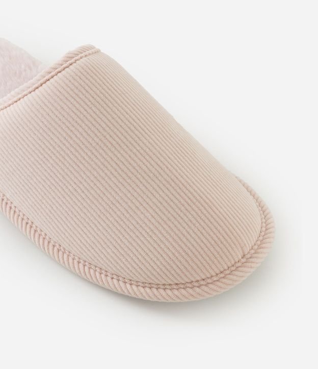 Pantufla Abierta Texturizada con Pelitos 5