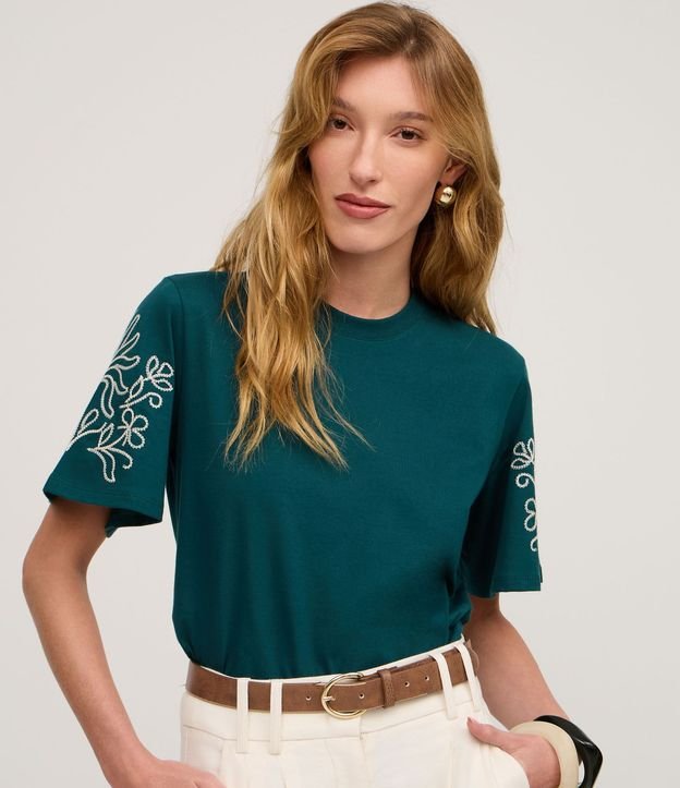Blusa en Algodón con Bordado de Follaje en la Manga