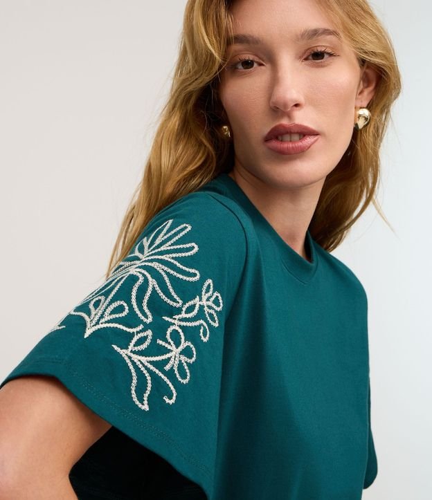 Blusa en Algodón con Bordado de Follaje en la Manga 3